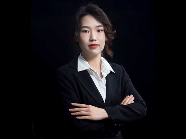 王明霞