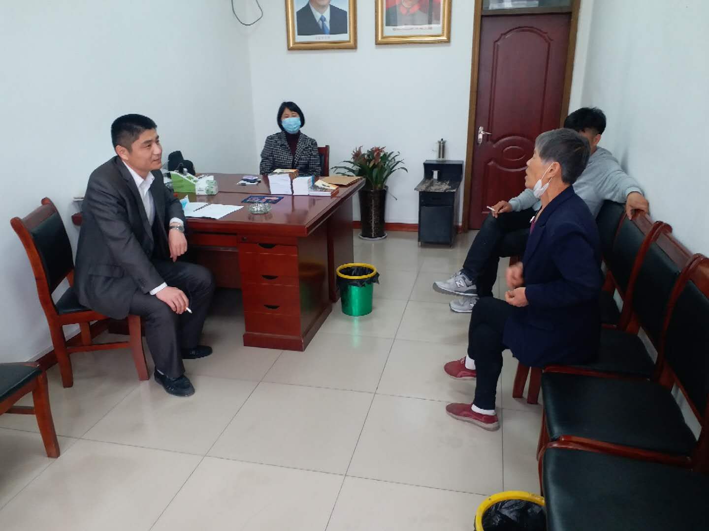 法律顾问进村居 法律服务暖人心