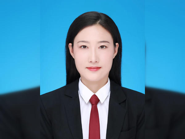 靳慧敏（财务）